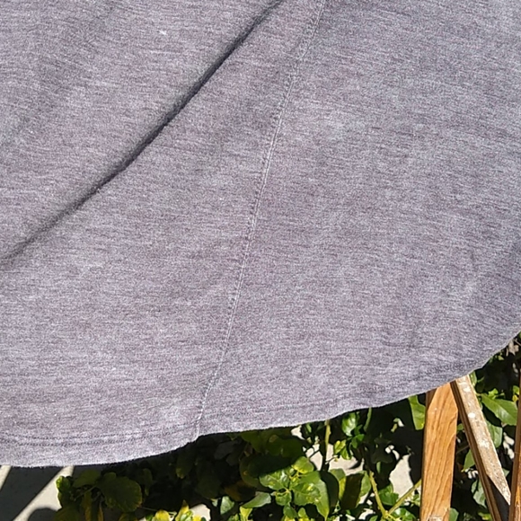 Exist T-Shirt Key Hole Sleeve High/Low Gray S - Picture 6 of 7